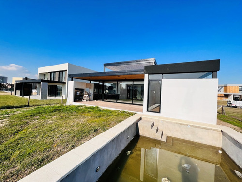 Imagen 22 de 22 de Vendo Casa A Lote Interno En Ceibos, Calidad Unica Con Piscina!! Digna De Ver.