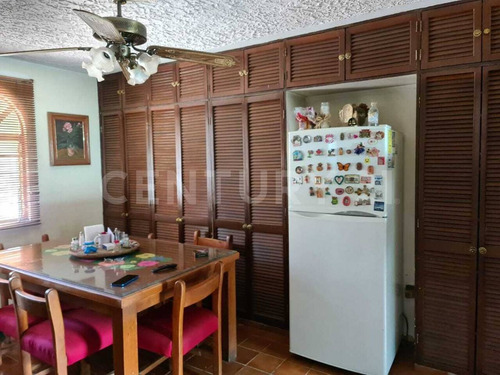 Imagen 5 de 15 de Casa En Venta, Jardines Del Country, Guadalajara, Jalisco.