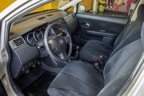 Imagen 3 de 25 de Nissan Tiida 2011 1.8 Visia 5 P Knd