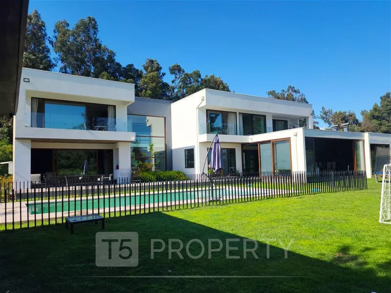 Se Vende Espectacular Casa En Club De Golf Los Lirios