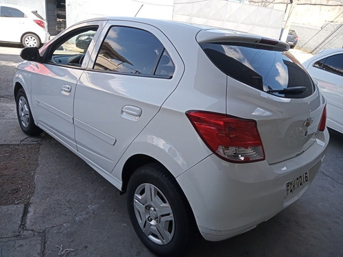 Imagem 7 de 12 de Chevrolet Onix 2015 1.0 Lt 5p