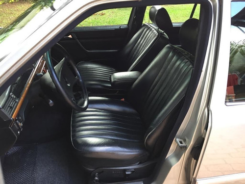 Imagem 7 de 8 de Mercedes E300