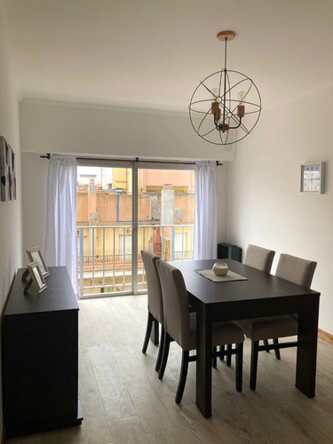 Imagen 2 de 8 de Departamento 2 Ambientes A La Calle Con Balcon Frances En Venta En Mar Del Plata