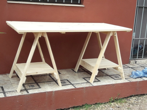 Escritorio Con Caballetes En Madera Maciza