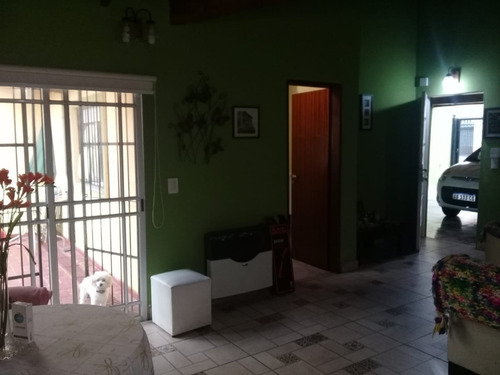 Imagen 4 de 19 de Casa En Venta En Merlo Centro Hermosa