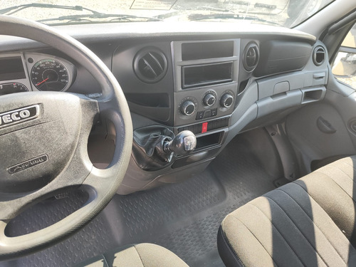 Iveco Daily 35s14 Ano 2019 Baú Facchini Zero