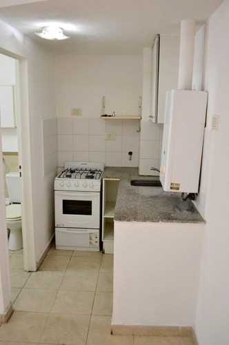 Imagen 8 de 18 de Departamento 1 Dormitorio - Planta Baja - Abasto