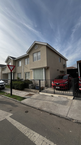 Arriendo Lo Campino Casa Condominio