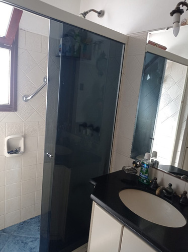 Excelente Casa , Con Renta, 3 Dormitorios, Garajes Y Barbacoas - La Paz