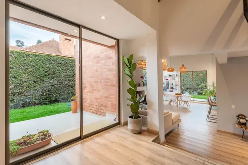 Casa En Venta En Canelon. Cod V15829