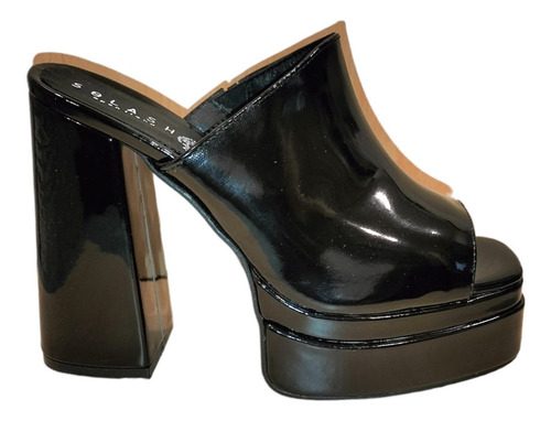 Mules En Doble Plataforma Cuadrada En Charol Negro. Solash