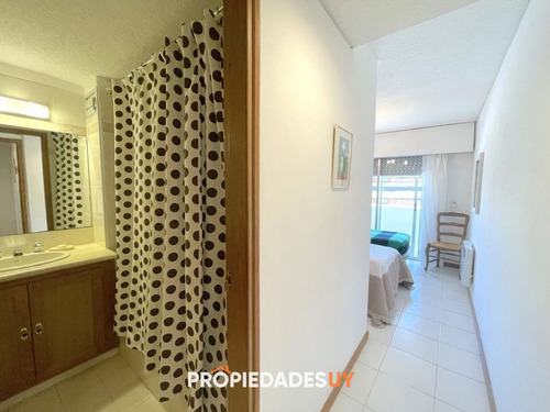 Excelente Precio, Dpto. En Primera Linea De Playa Brava - 3 Dorm. + Dependencia