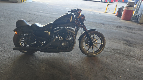 Harley Davidson Sportster Iron 883