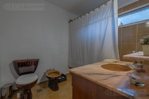 Lj Ramos | Vende | Casa En Campo Chico, Pilar | Luminosa Y Amplia C/ Pileta |