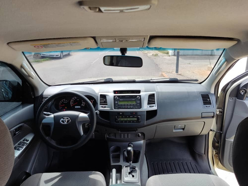 Imagen 7 de 14 de Toyota Hilux Kavak