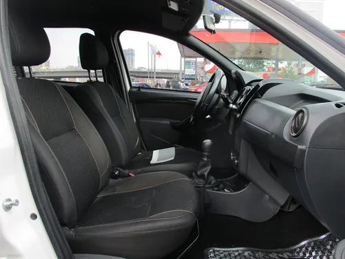 Renault Duster DYNAMIQUE 4X2 2000CC MT AA