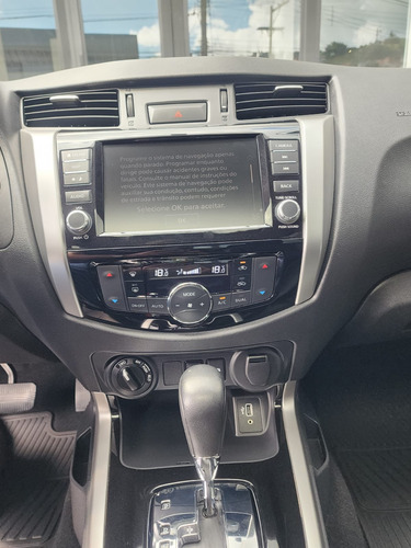 Nissan Frontier 2.3 Le Cab. Dupla 4x4 Aut. 4p