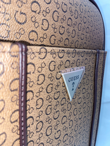 Mochila Guess Para Laptop Escuela O Trabajo Original Marrón Oscuro .