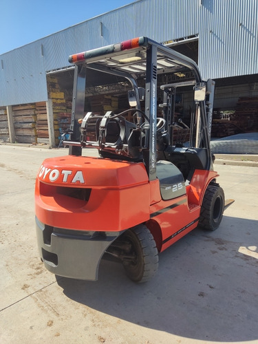 Imagen 8 de 8 de Autoelevador Toyota /serie 8/nafta Glp