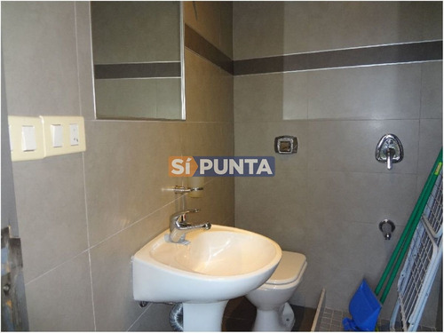 Imagen 14 de 16 de Apartamento De 3 Dormitorios Y Dependencia, Playa Mansa