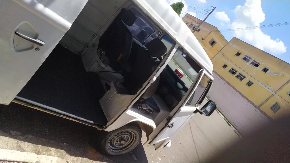 Volkswagen Kombi FurgãO 1.6 3p