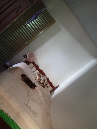 Casa Com 3 Quartos, Dois Banheiros,cozinha, Sala, Área Frent