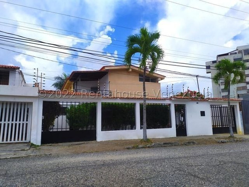 Imagen 11 de 30 de Casas En Venta Zona Centro - Este De Barquisimeto Cod # 23-12140 Centrica Y Con Potencial Comercial. Asesor Inmobiliario Katty Vasquez 412-1498654. Pide Tu Cita! Excelente Oportunidad De Negocio!!....