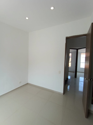 Imagen 8 de 20 de Alquilo Excelente Casa En Condominio Sector Alfaguara