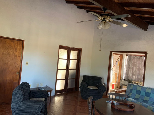 Dos Casas En Un Padrón. Lagomar Sur.