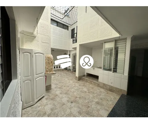 Venta De Casa Para Vivir O Construir Un Edificio De 11 Pisos En Conquistadores