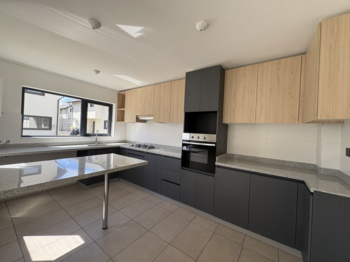 Arriendo Amplias Casas Condominio Praderas Curamonte