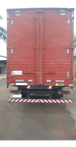 Imagem 7 de 8 de Caminhão Baú Mercedes 710