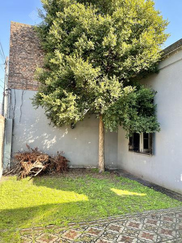 Oportunidad - Casa De Estilo A Reciclar En Excelente Ubicación - Venta Directa!!!