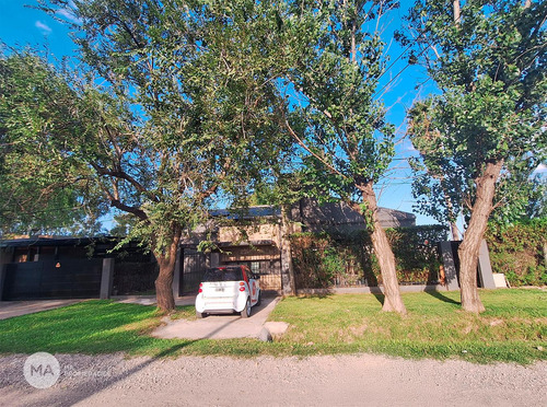 Casa Uso Comercial 900 M² Frente A Barrio Vida - Av Illia Y Ñandubay - Funes | Venta