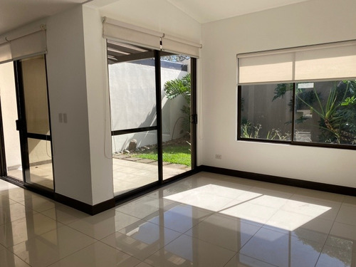 Imagen 3 de 30 de Venta De Casa Parques Del Sol Santa Ana
