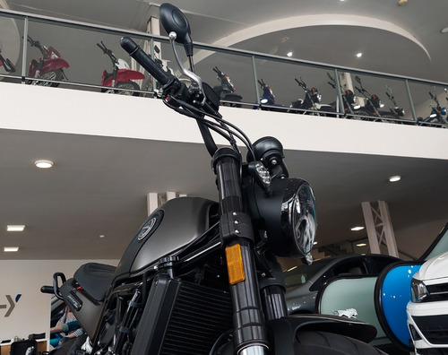 Imagen 11 de 18 de Benelli Leoncino 502 0km