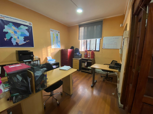 Oportunidad: Oficina Comercial Frente Al Parque O'higgins
