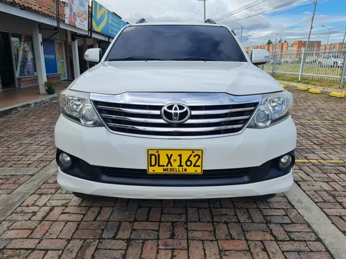 Toyota Fortuner Urbana Sr5 2.7cc Mt Aa 4x2
