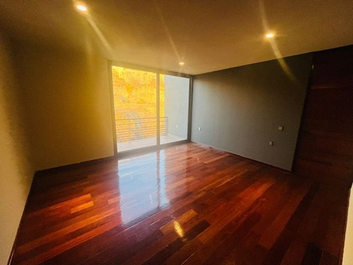 Se Vende Pent House En Loma Dorada De 491 M2, Único E Indescriptible.