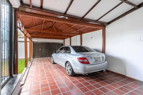 Casa En Venta En Puente Largo. Cod V5967
