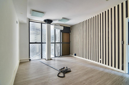 Venta Oficina 6 Ambientes - Microcentro