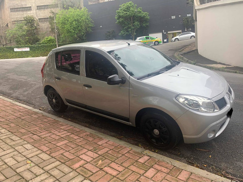 Imagem 7 de 9 de Renault Sandero 2010 1.0 16v Expression Hi-flex 5p