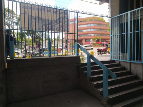 Imagen 3 de 14 de Local En Venta En Los Cortijos De Lour. (mg) 58 424 280 09 21
