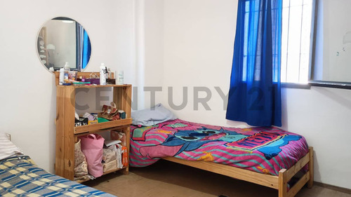 Venta Departamento De 3 Dormitorios En Fonavi Parque Field