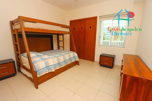 Cad Mayan Lakes View 204. Terraza Con Vista A La Alberca. En Condominio Con Club De Playa
