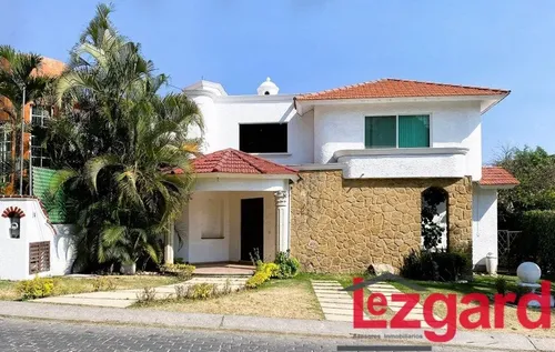 Se Vende Bonita Casa En Lomas De Cocoyoc