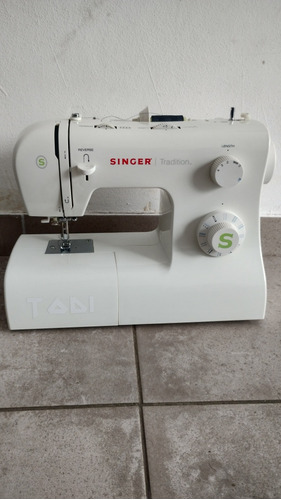 Maquina De Coser Singer Tradition 2273