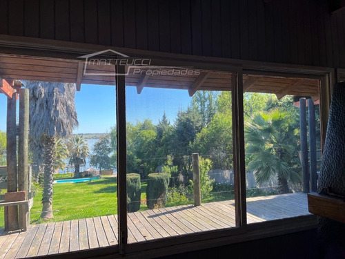 Linda Casa A Orilla De Lago