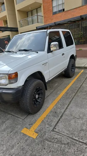 Montero Mishubichi 2.400