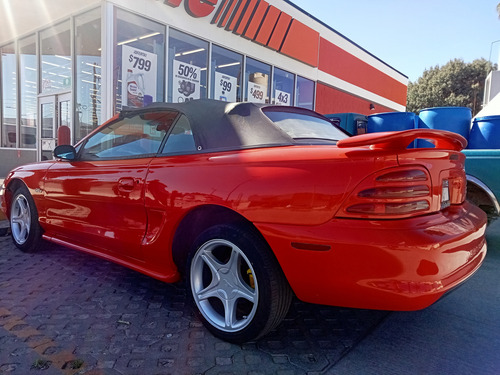 Mustang Convertible V6 Estándar